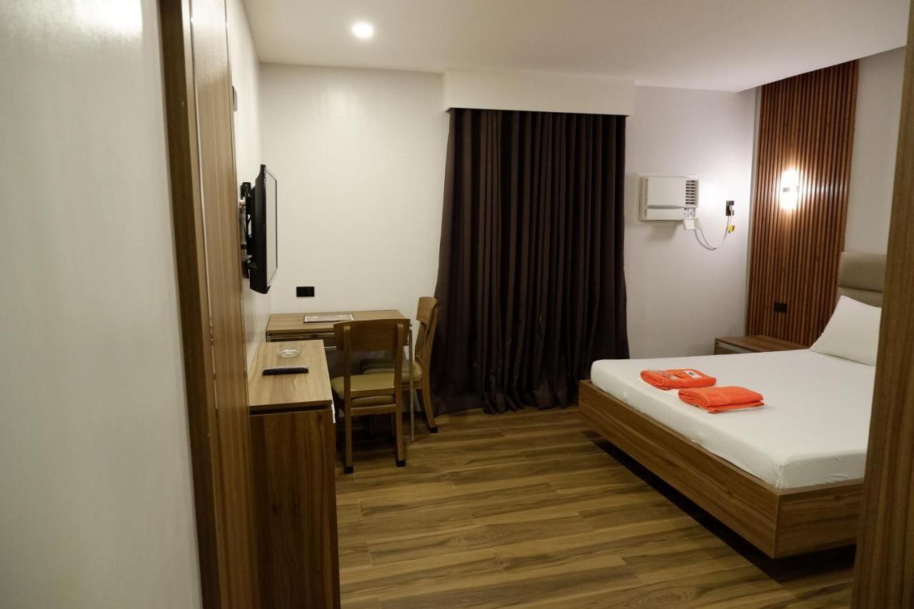 El Vistra Traveller'S Inn Calumpit ภายนอก รูปภาพ